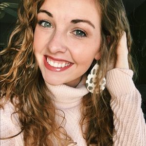 Meet your Posher, Brooke